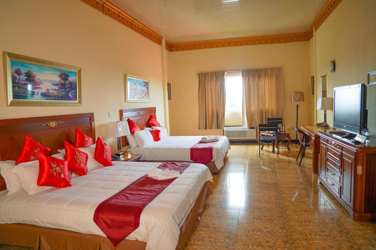 Metro Hotel Couva Екстериор снимка