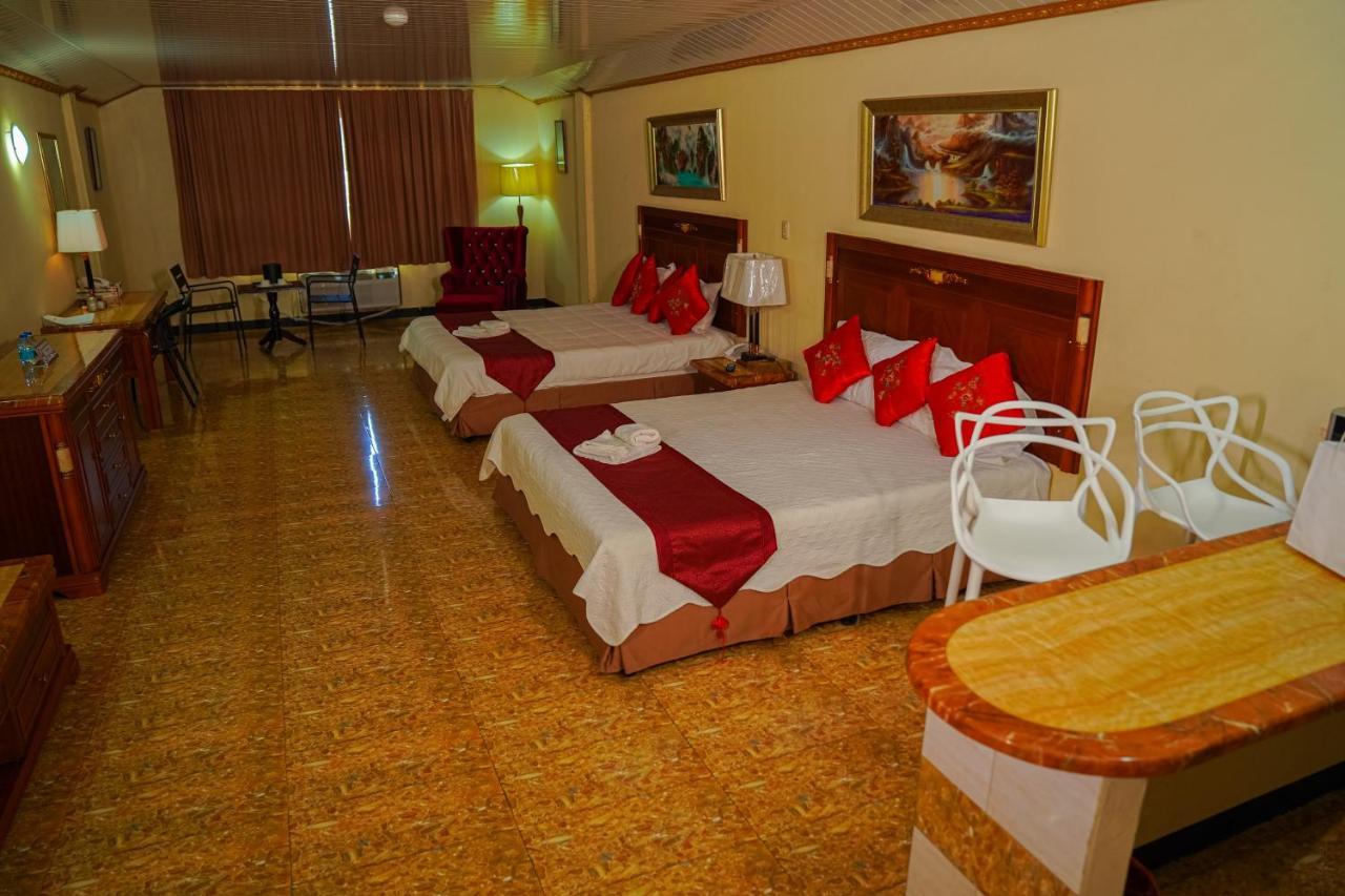 Metro Hotel Couva Екстериор снимка