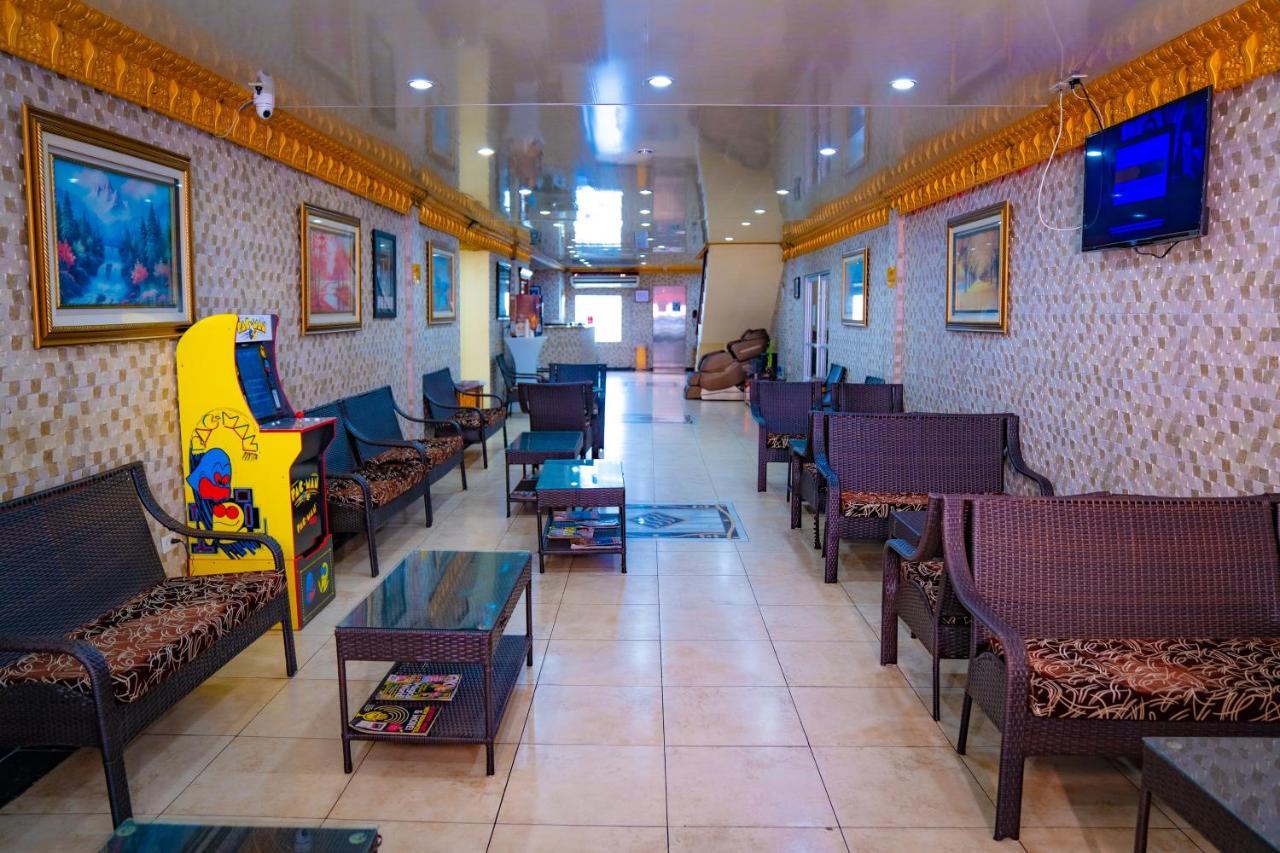 Metro Hotel Couva Екстериор снимка