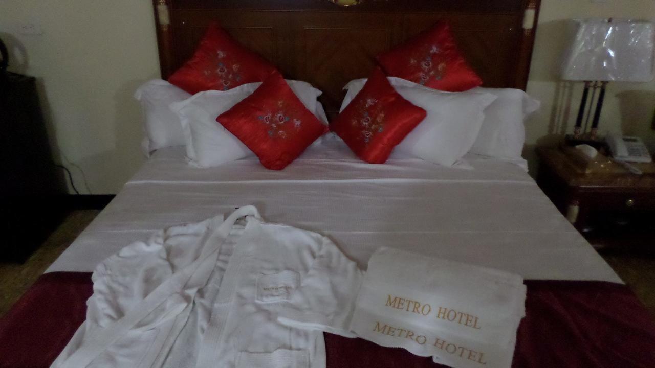 Metro Hotel Couva Екстериор снимка